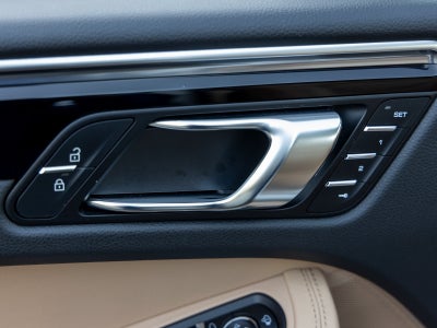 2023 Porsche Macan Macan S (MY23)