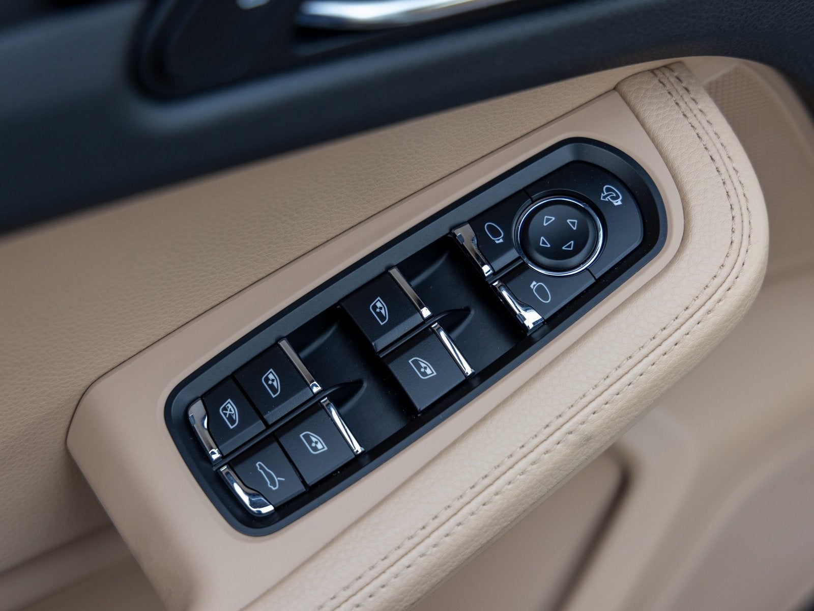 2023 Porsche Macan Macan S (MY23)