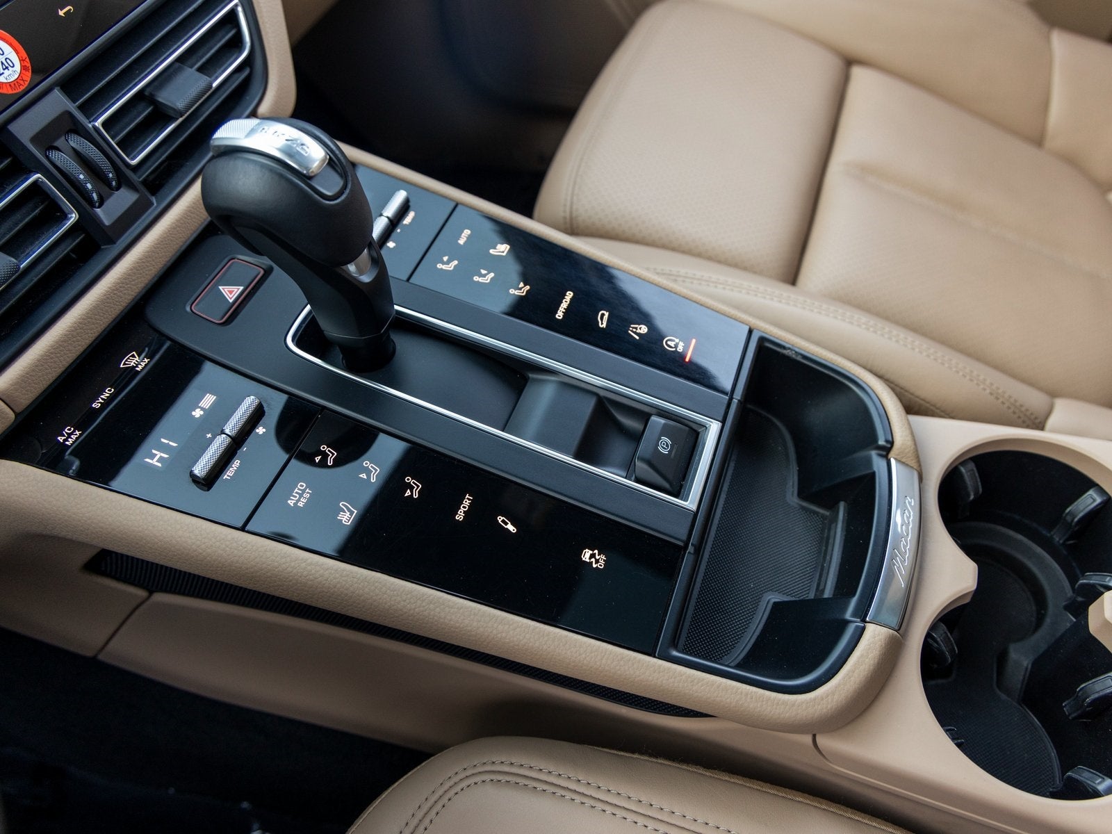 2023 Porsche Macan Macan S (MY23)