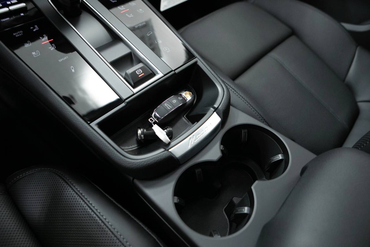 2026 Porsche Macan Macan S