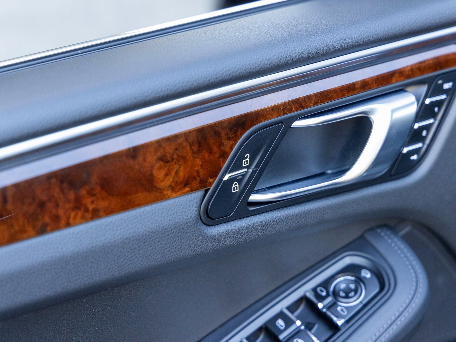 2023 Porsche Macan Macan S (MY23)