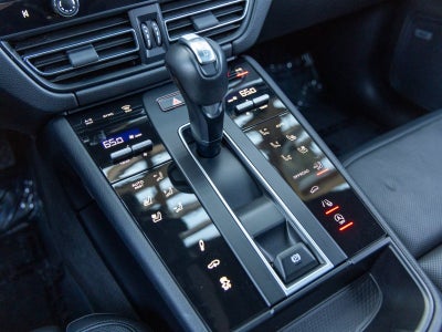 2023 Porsche Macan Macan S (MY23)