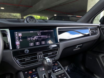 2022 Porsche Macan S