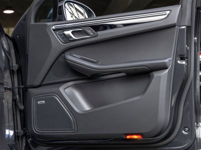 2022 Porsche Macan S