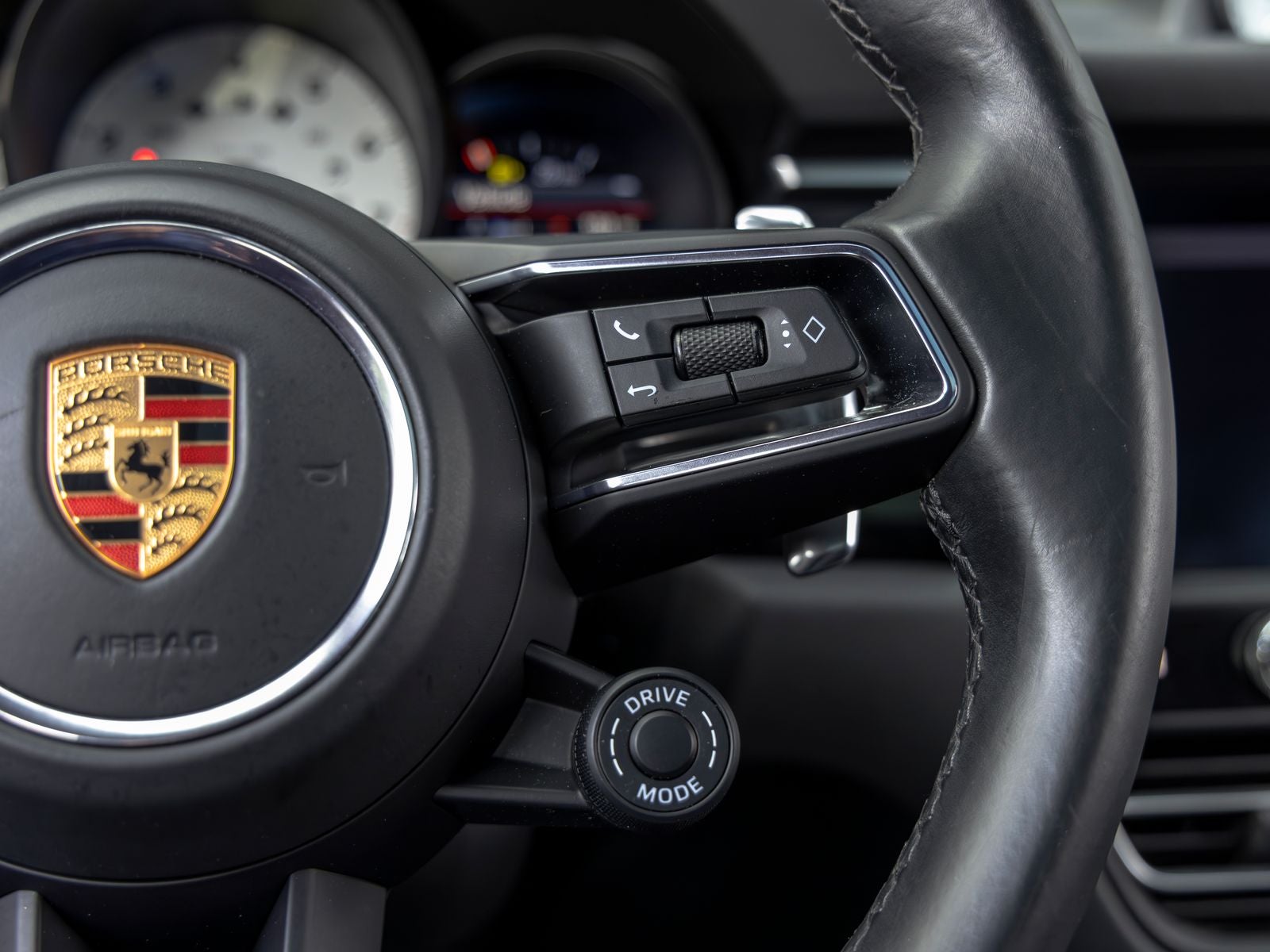 2022 Porsche Macan S