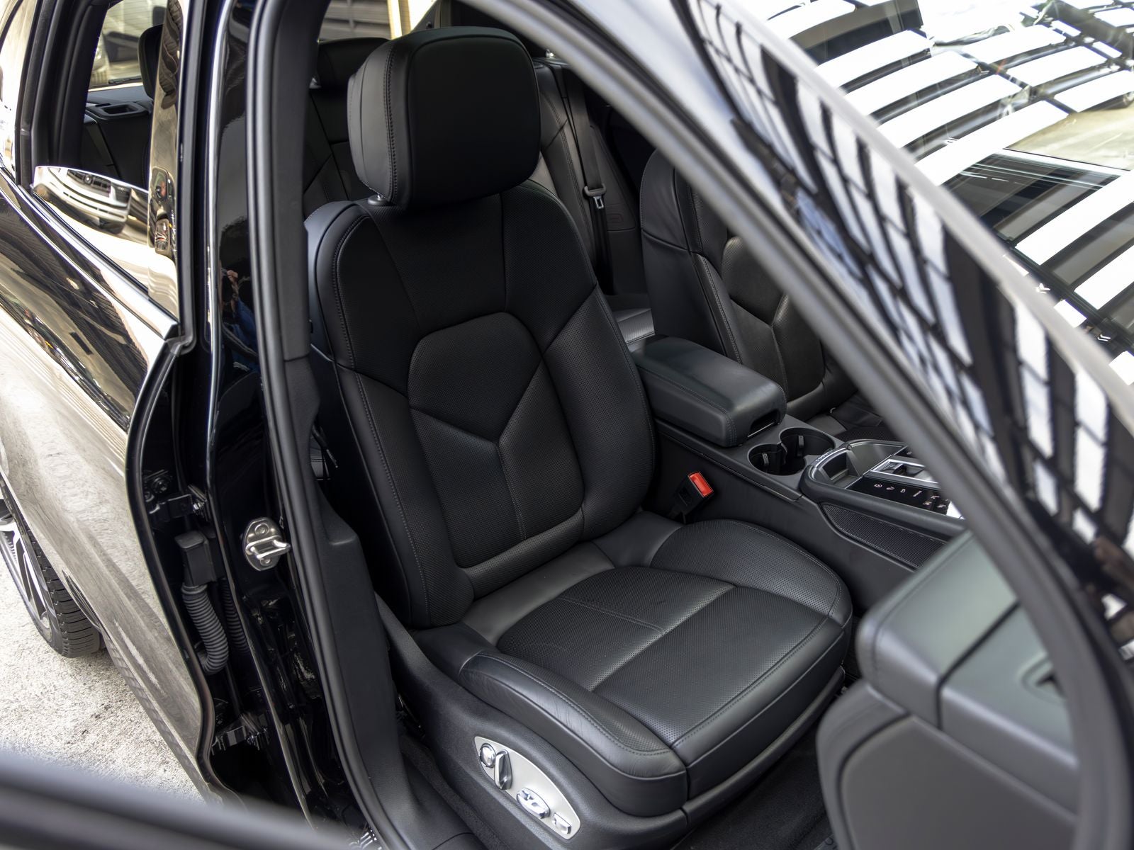 2022 Porsche Macan S