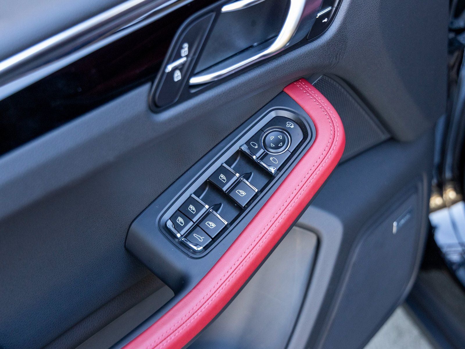 2025 Porsche Macan Macan S