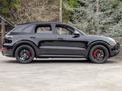 2023 Porsche Cayenne Cayenne GTS