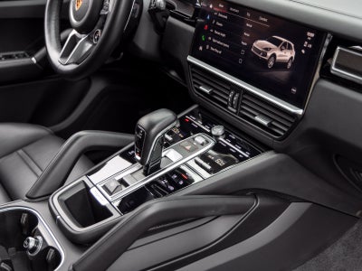 2023 Porsche Cayenne Cayenne GTS