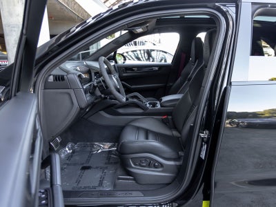 2025 Porsche Cayenne Cayenne GTS