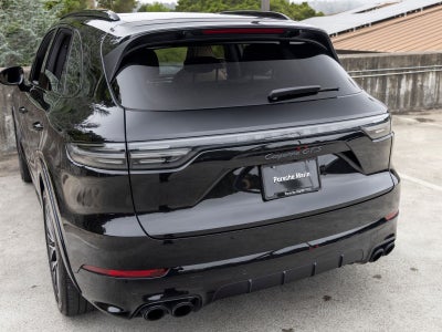 2023 Porsche Cayenne Cayenne GTS (MY23)