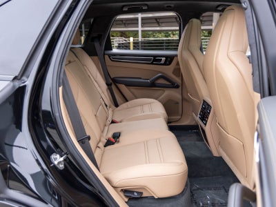 2023 Porsche Cayenne Cayenne GTS (MY23)