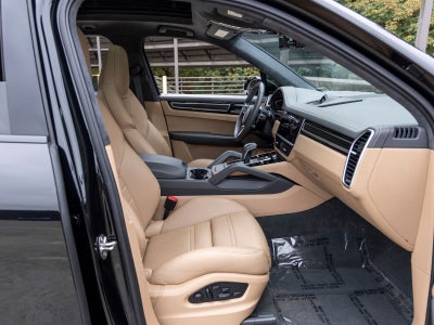 2023 Porsche Cayenne Cayenne GTS (MY23)