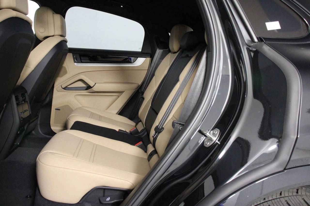 2026 Porsche Cayenne E-Hybrid Coupe