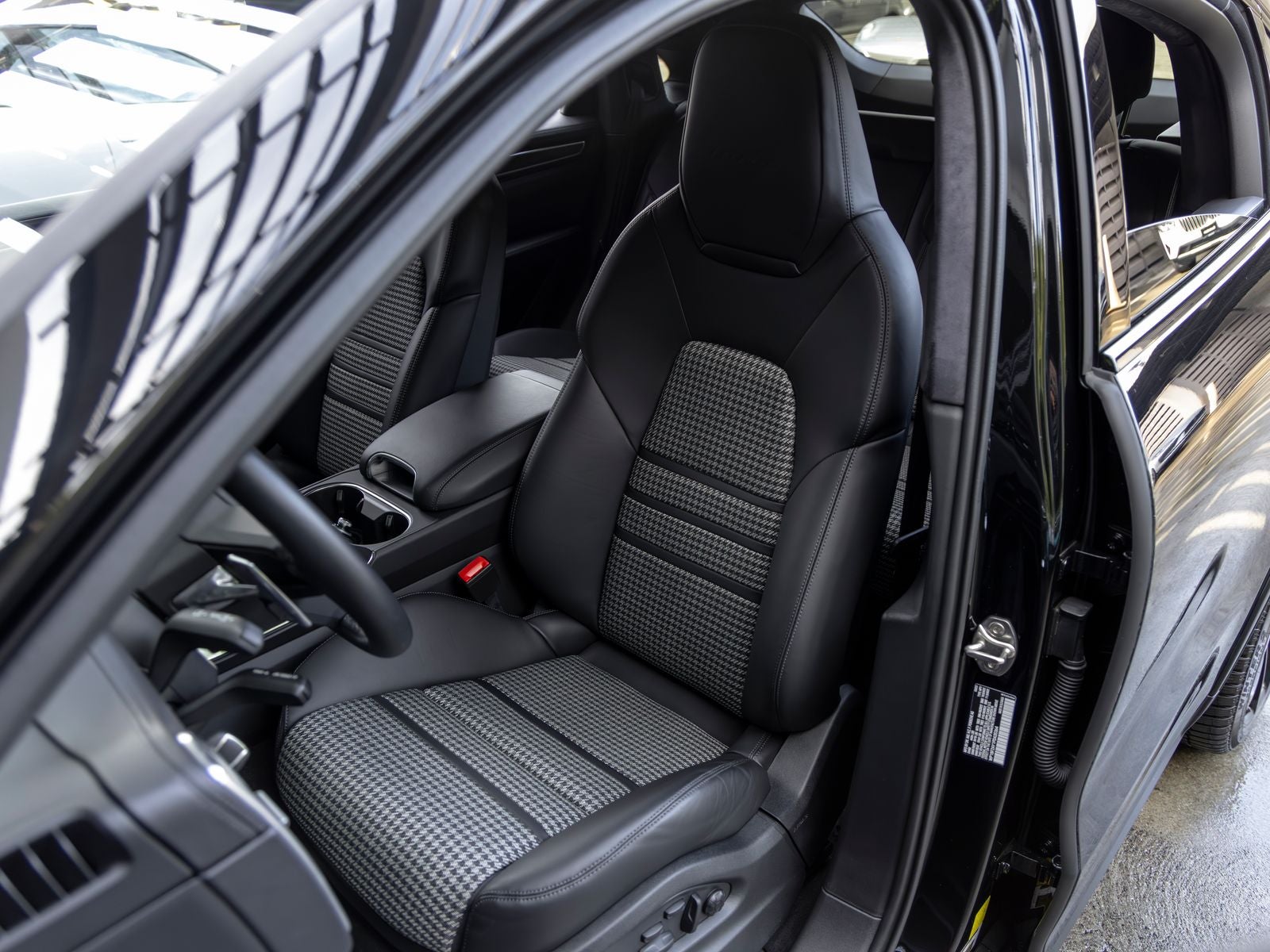 2023 Porsche Cayenne Turbo Coupe