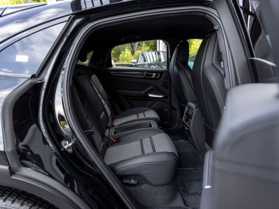 2023 Porsche Cayenne Turbo Coupe
