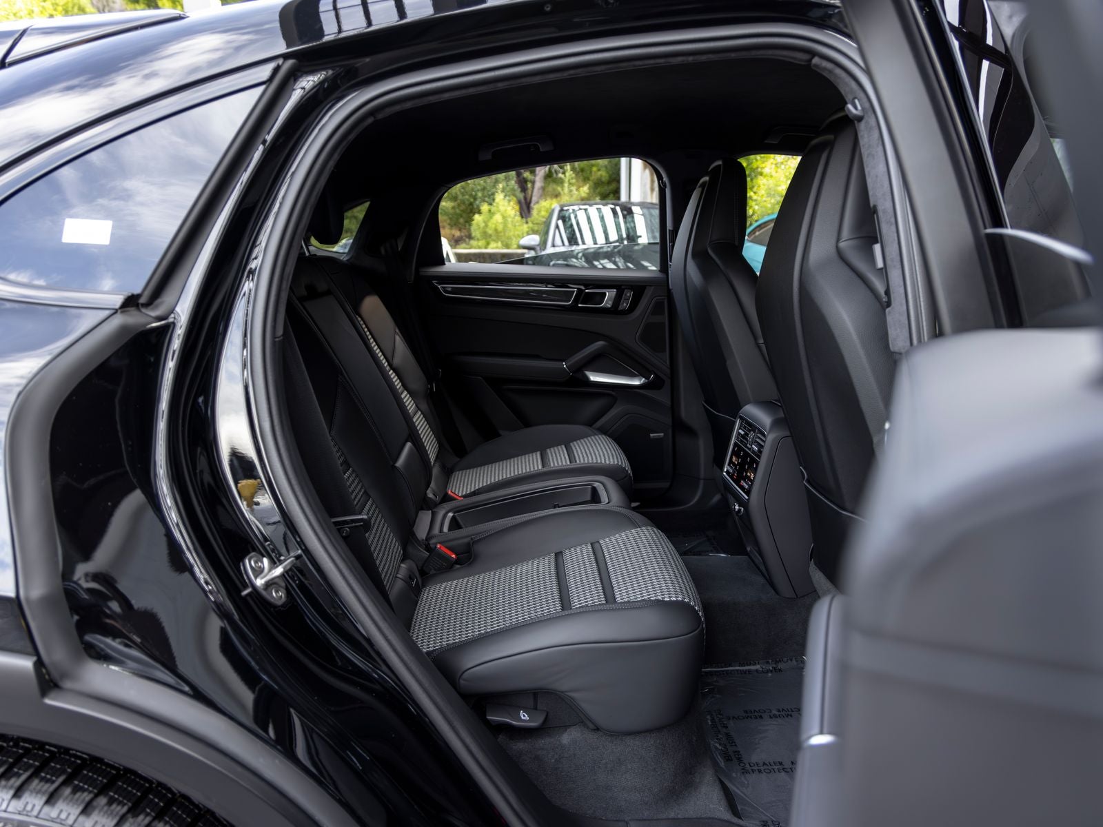 2023 Porsche Cayenne Turbo Coupe