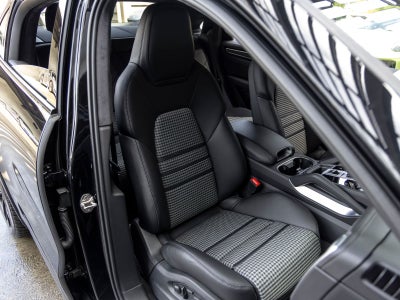 2023 Porsche Cayenne Turbo Coupe