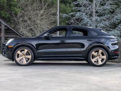 2025 Porsche Cayenne Cayenne GTS Coupe
