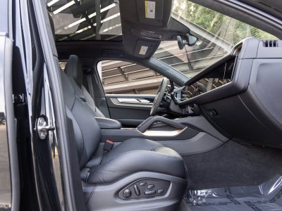 2025 Porsche Cayenne Cayenne GTS Coupe