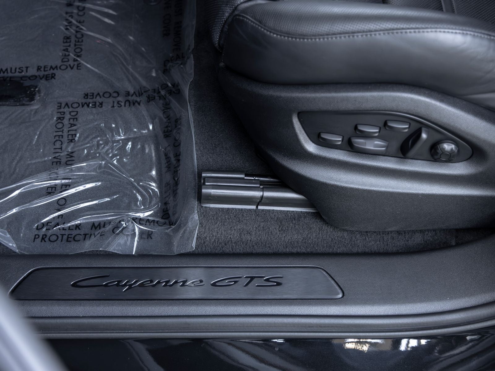 2025 Porsche Cayenne GTS Coupe