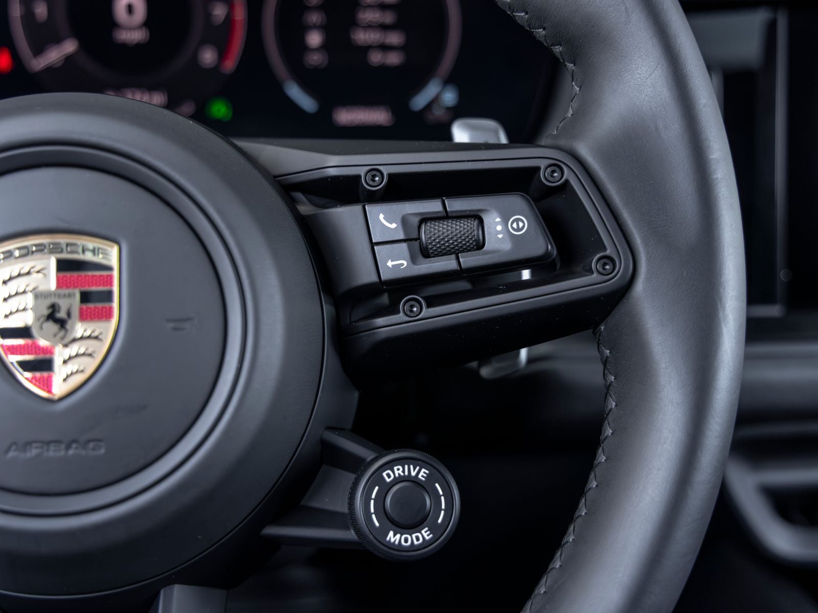 2025 Porsche Cayenne GTS Coupe