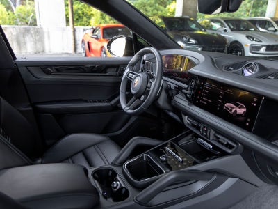2025 Porsche Cayenne GTS Coupe