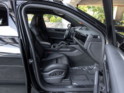 2025 Porsche Cayenne GTS Coupe