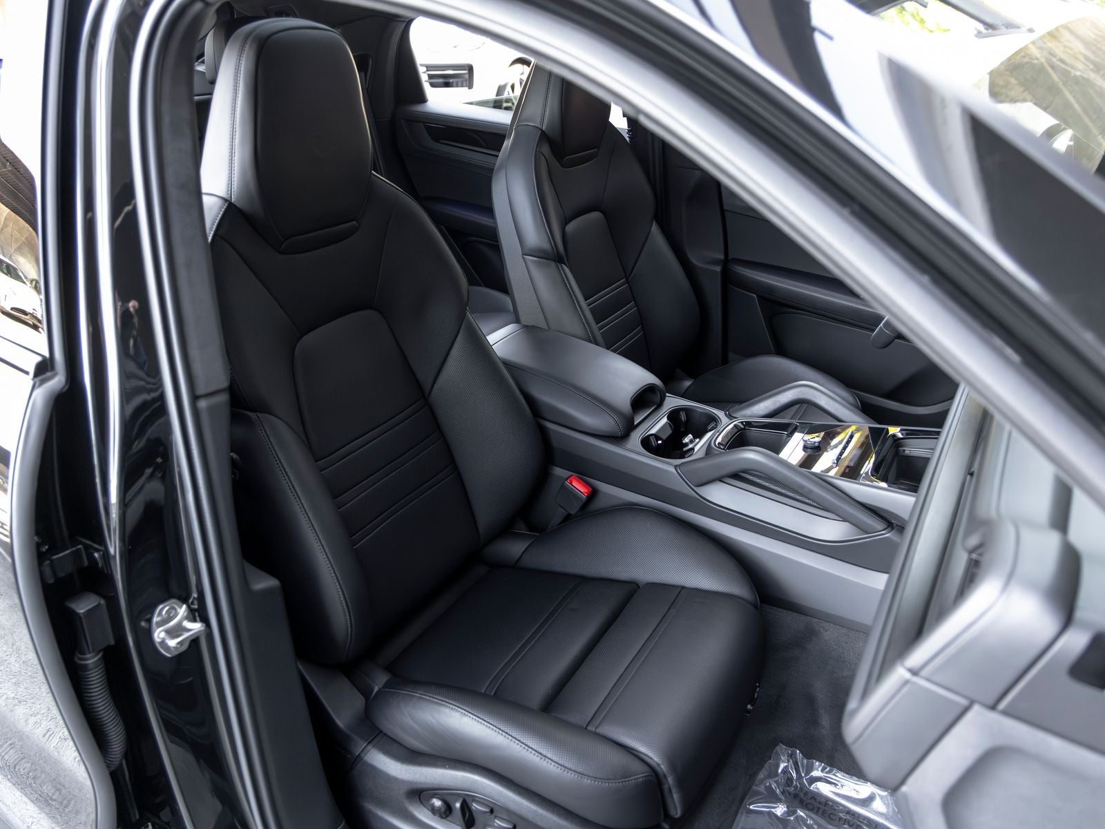 2025 Porsche Cayenne GTS Coupe