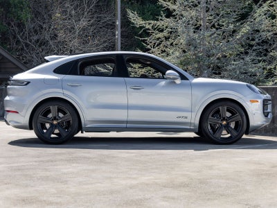 2025 Porsche Cayenne Cayenne GTS Coupe