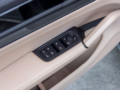 2025 Porsche Cayenne Cayenne GTS Coupe
