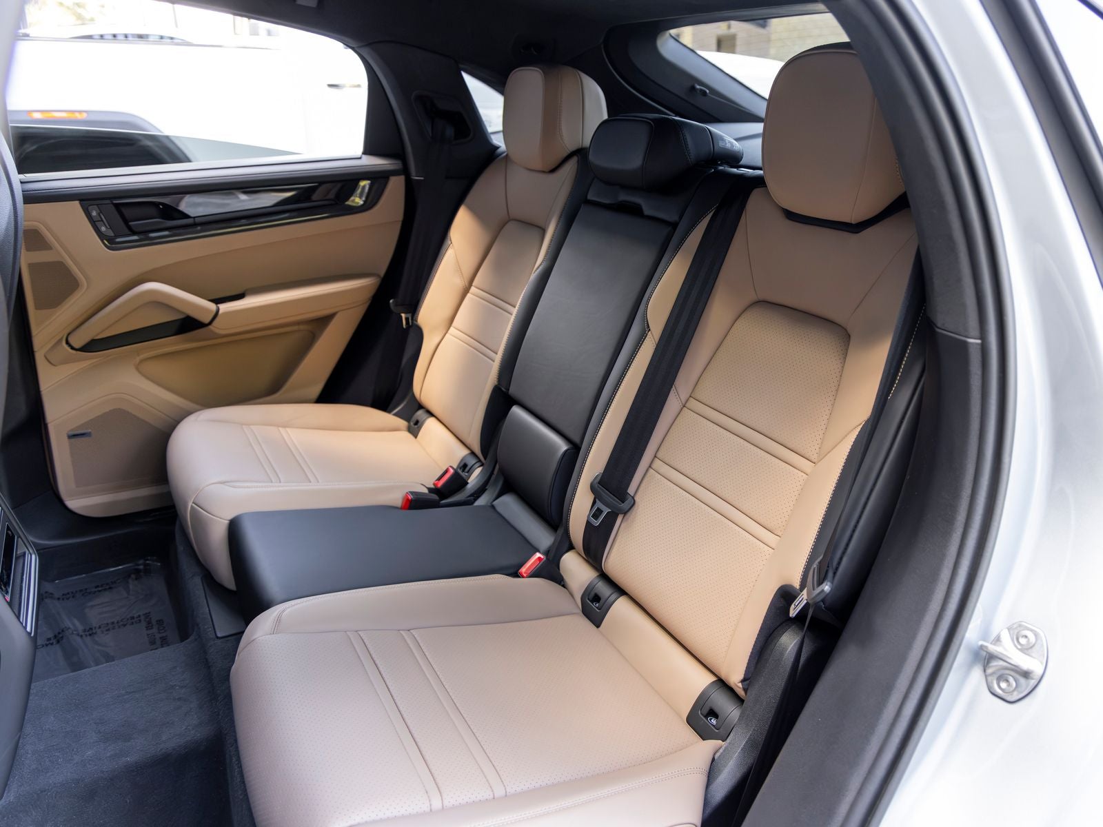 2025 Porsche Cayenne Cayenne GTS Coupe