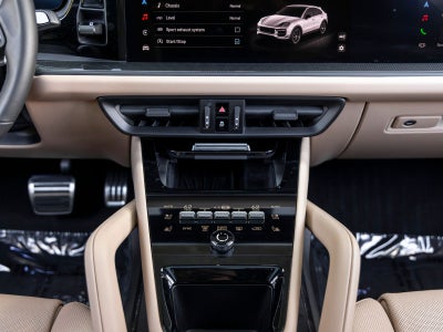 2025 Porsche Cayenne Cayenne GTS Coupe