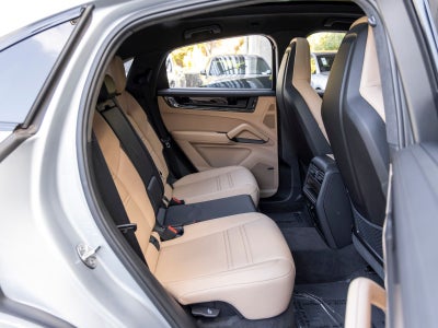 2025 Porsche Cayenne Cayenne GTS Coupe
