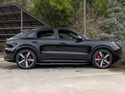 2025 Porsche Cayenne Cayenne GTS Coupe
