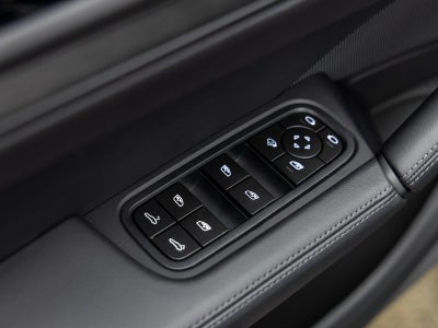 2025 Porsche Cayenne Cayenne GTS Coupe