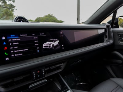 2025 Porsche Cayenne Cayenne GTS Coupe