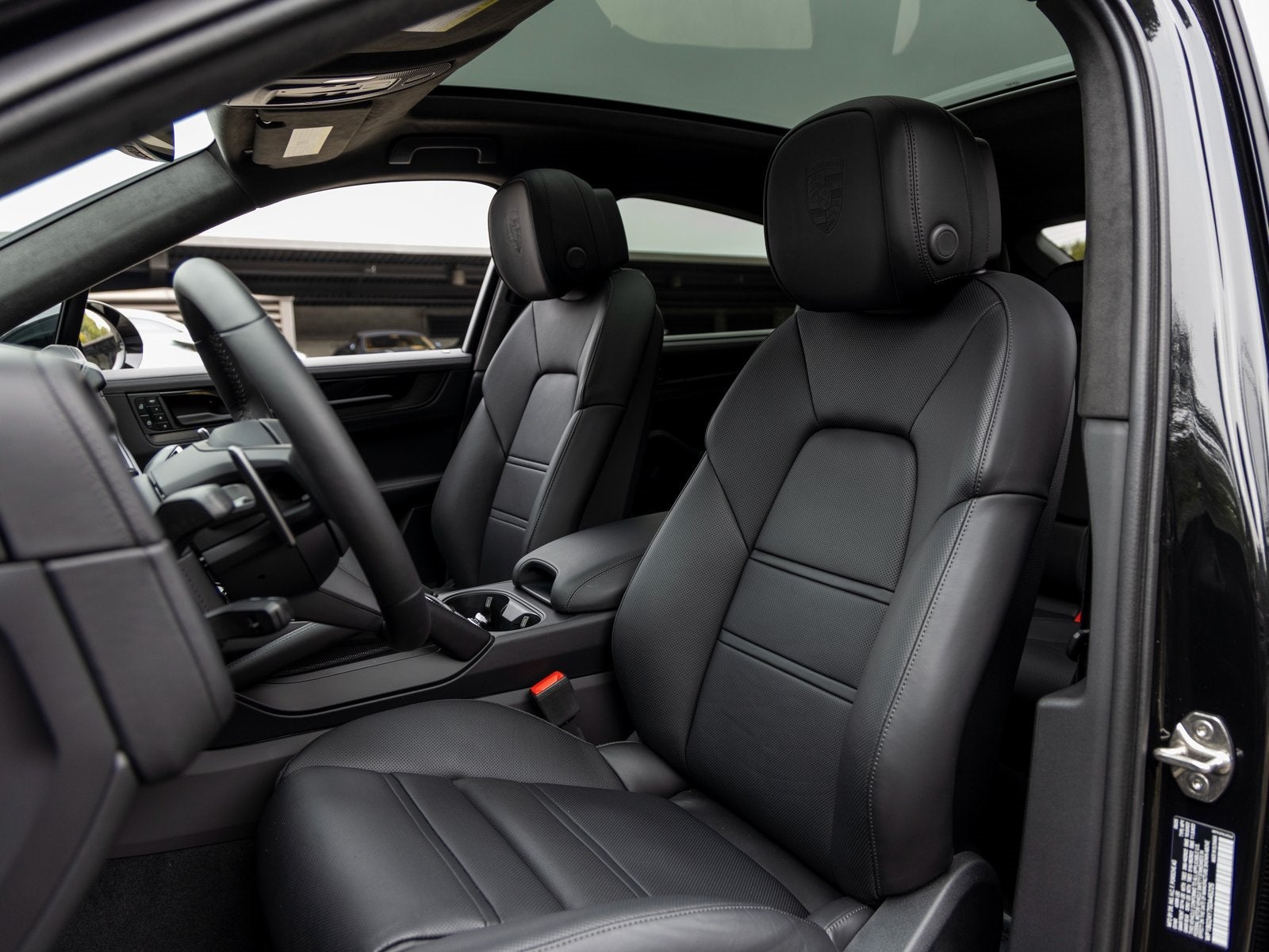 2025 Porsche Cayenne Cayenne GTS Coupe