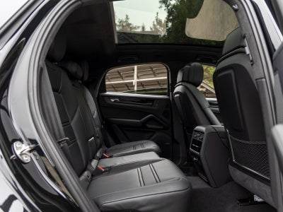 2025 Porsche Cayenne Cayenne GTS Coupe