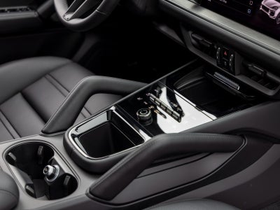 2025 Porsche Cayenne Cayenne GTS Coupe