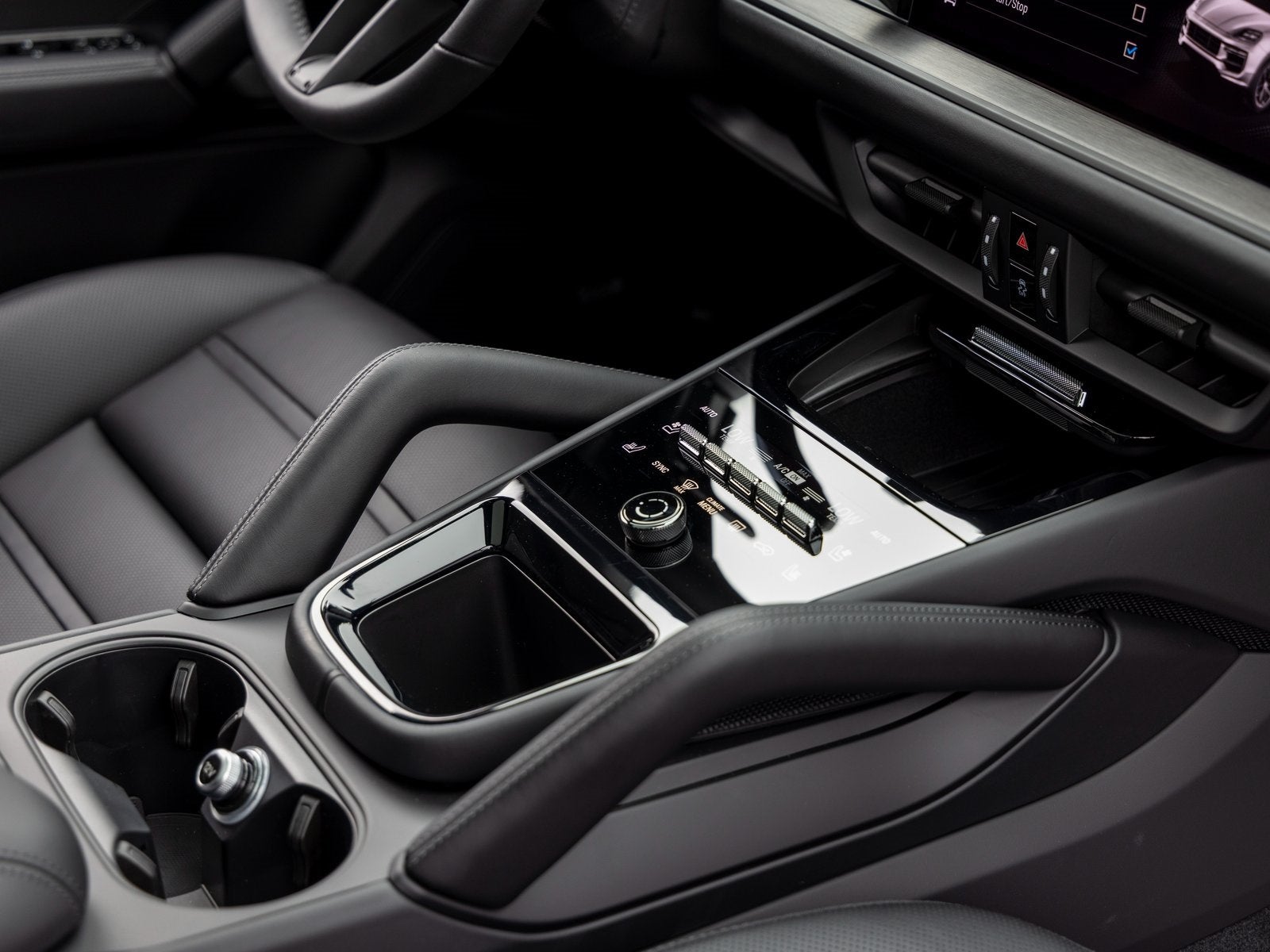 2025 Porsche Cayenne Cayenne GTS Coupe