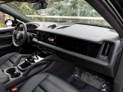 2025 Porsche Cayenne Cayenne GTS Coupe