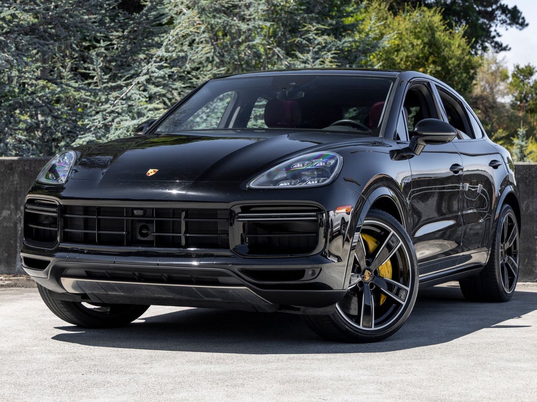 2022 Porsche Cayenne Turbo S E-Hybrid Coupe