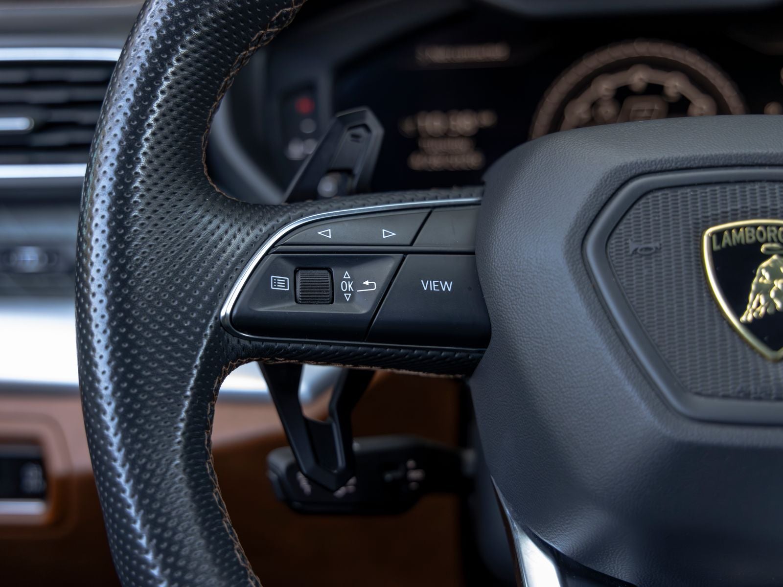 2019 Lamborghini Urus Base