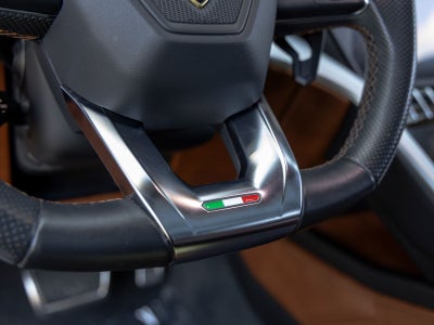 2019 Lamborghini Urus Base
