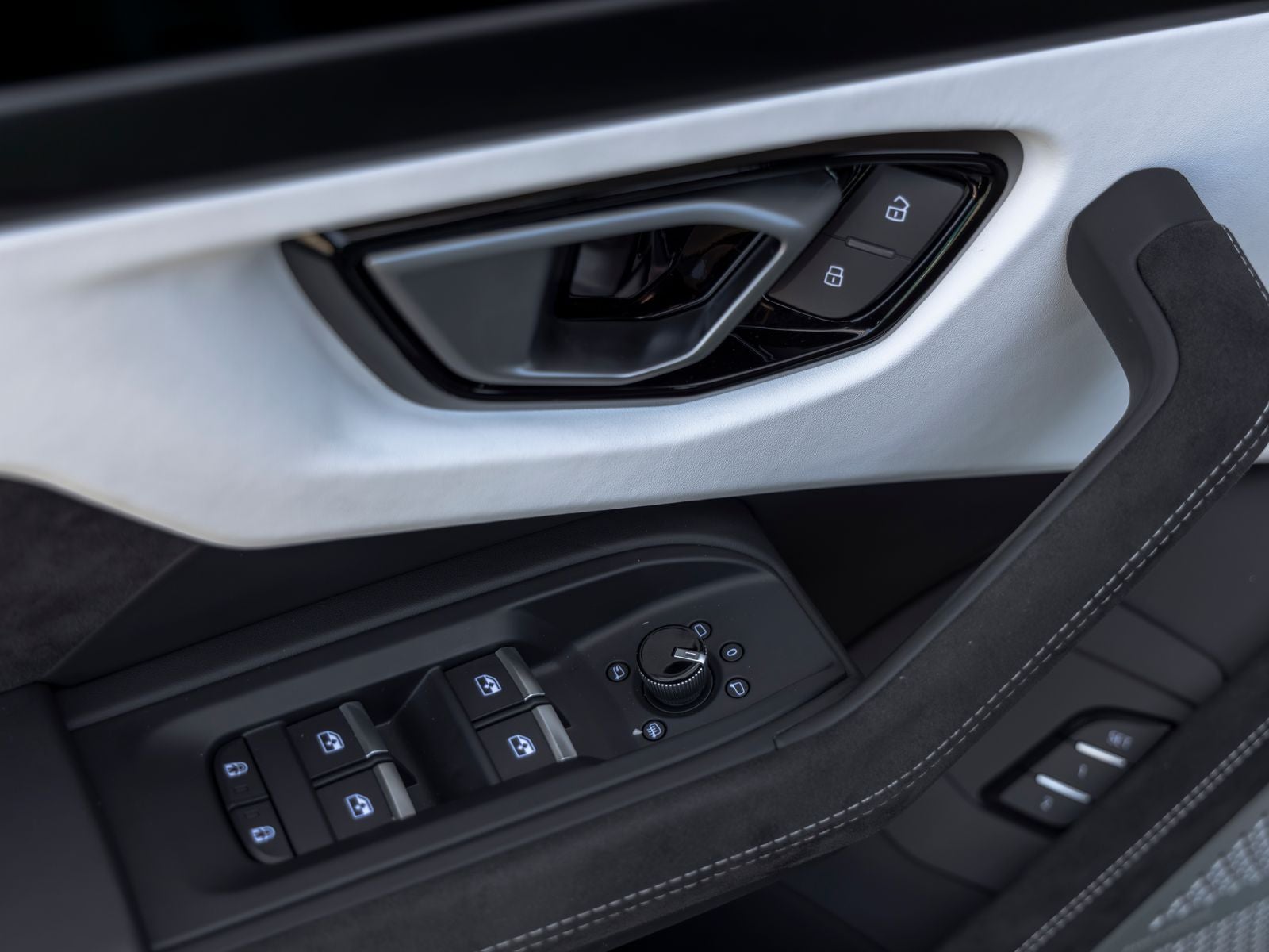 2024 Lamborghini Urus S