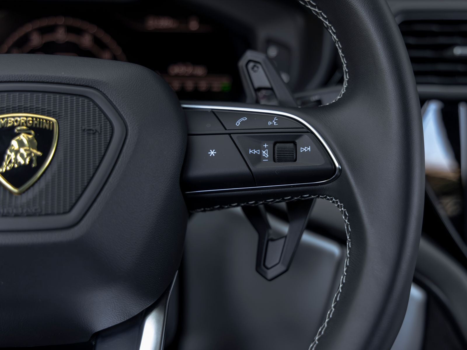 2024 Lamborghini Urus S